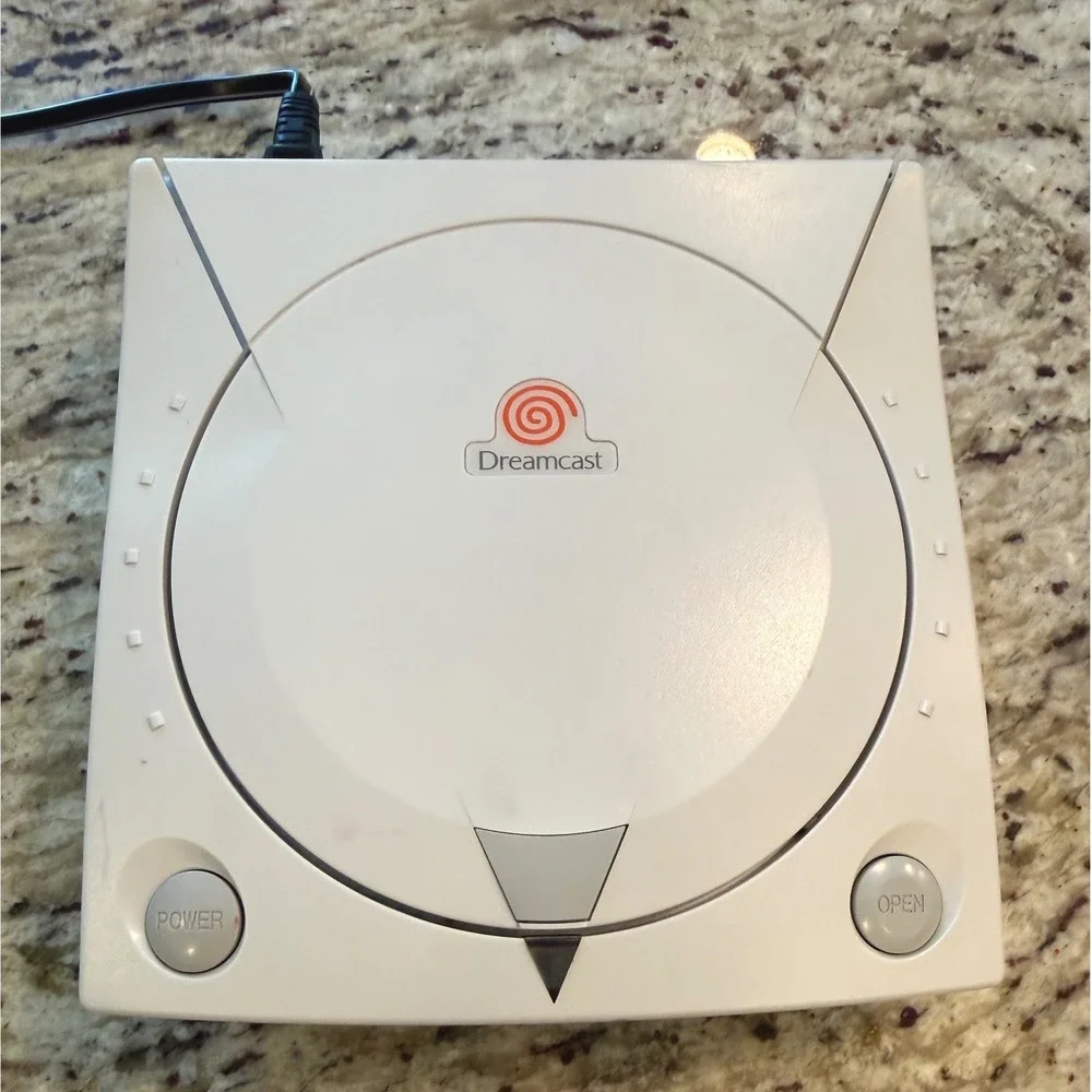 Sega Dreamcast Console HKT-3020 White System 1999 NTSC-U + 2 Controllers